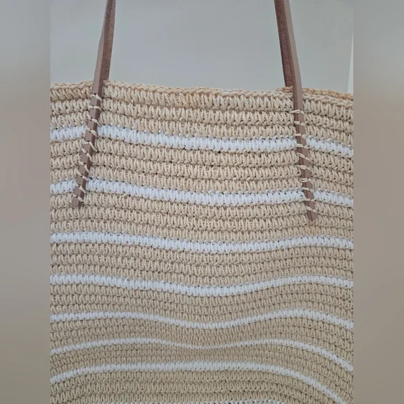 Hat Attack Natural Straw Bag With Leather Straps - Picture 4 of 14